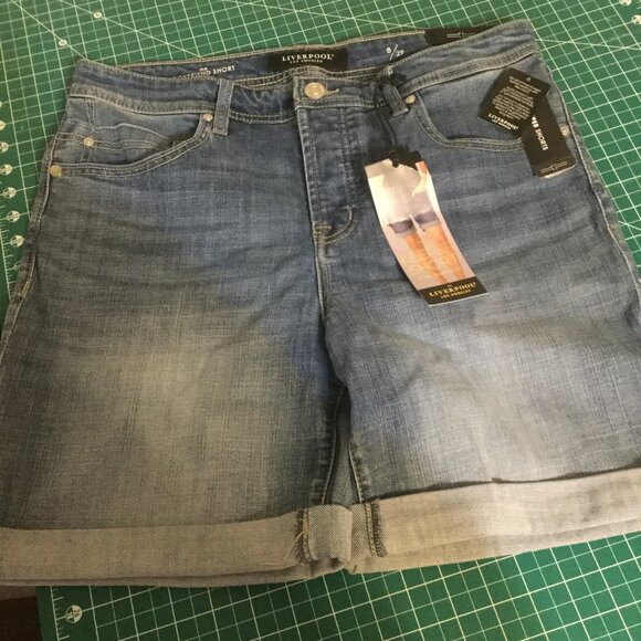 NWT Liverpool The Keeper Short with rolled cuff inseam is 7" or 9" with out - Picture 1 of 7